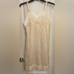 Vintage Movie Star 100% Antron III Nylon Full Dress Slip